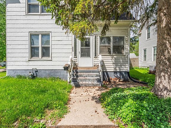 2nd image of 706 N Howell St