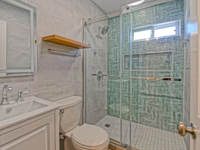 2621 Mathews Ave — Photo 27