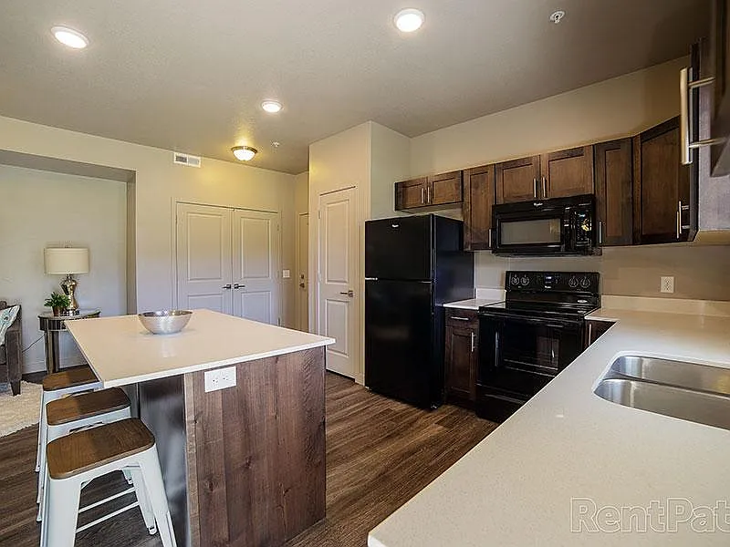 Claradon Village — Photo 4