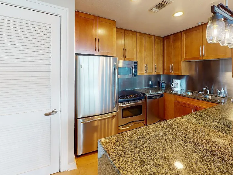2060 Beach Blvd #601 — Photo 7