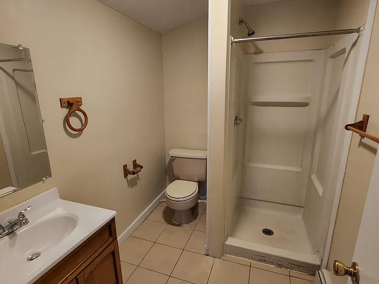 240 Maple St #3 — Photo 3