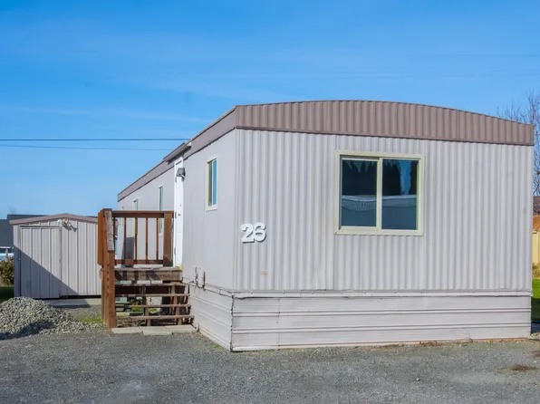 181 Schut Rd Trailer 26, Moxee, WA 98936