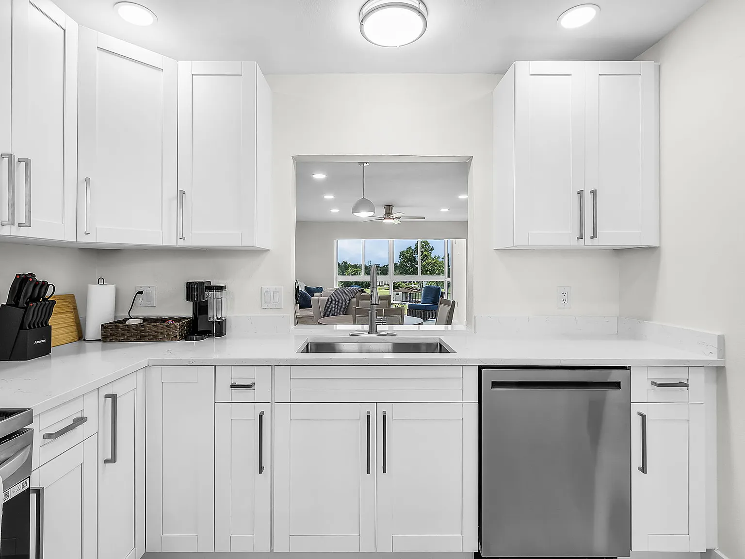 2 bed, 1064 sqft, $3,500 — Photo 3