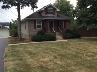 927 E North St, Lockport, IL 60441