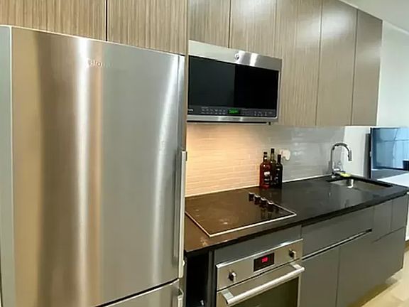 5th image of 153 Ludlow St APT 14
