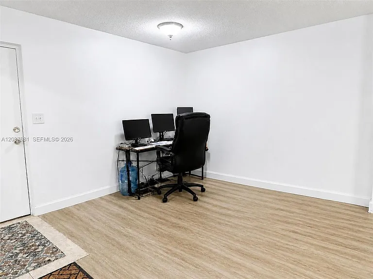 8405 NW 8th St #204 — Photo 7