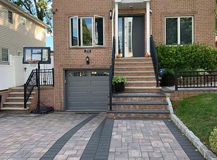 34 Wolverine St, Staten Island, NY 10306