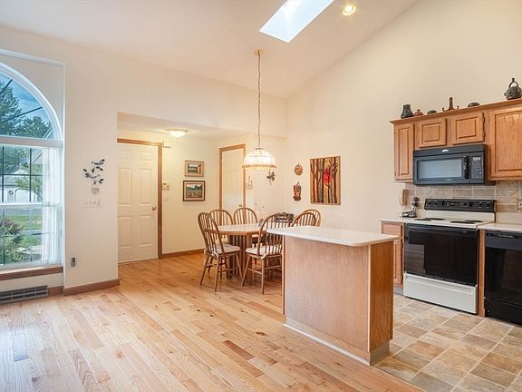 5th image of 122 Brookfield Ln Unit 122