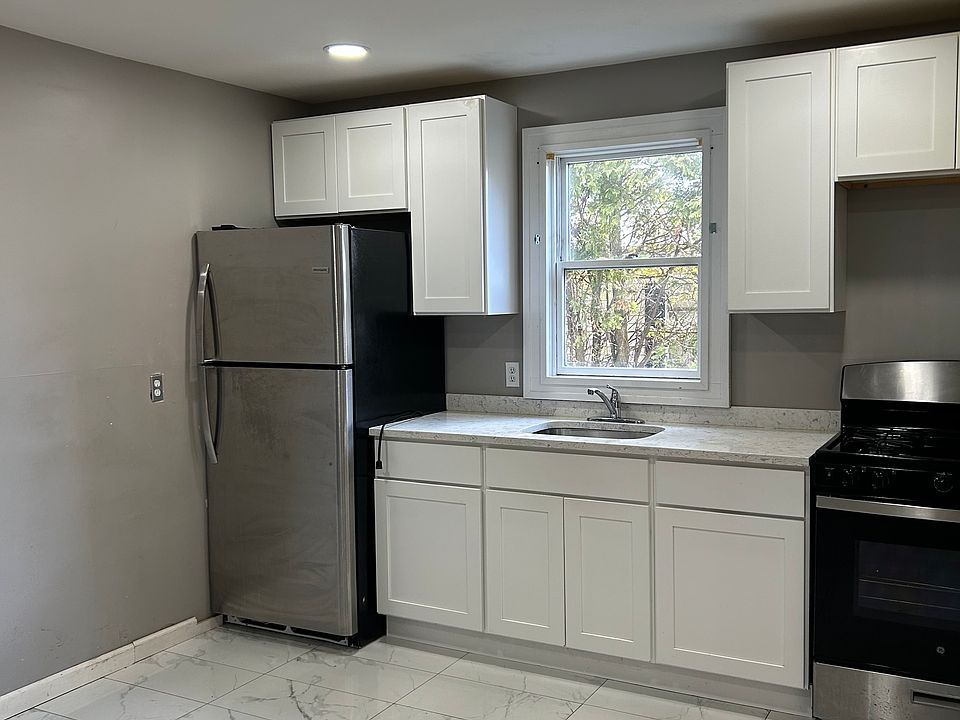 1st image of 16 Blauvelt Ave #1