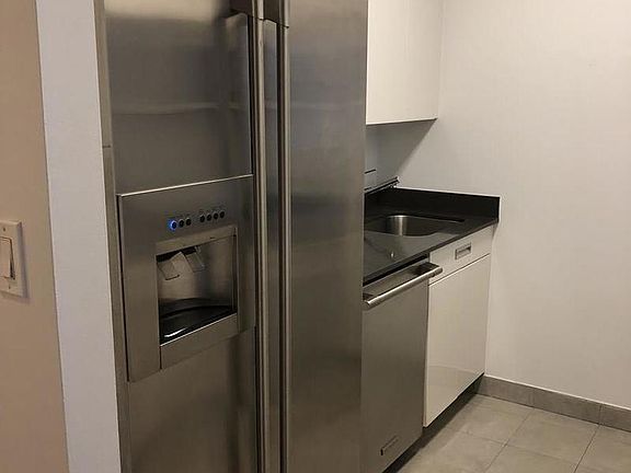 5th image of 99 John St APT 1016