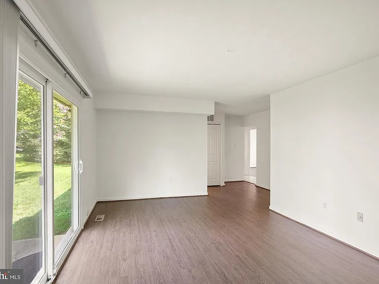 8902 Huxley Ct — Photo 56