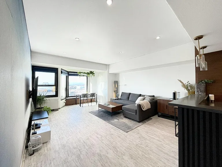 6363 Christie Ave #1402 — Photo 2
