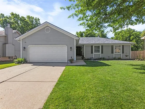 2043 NE Patterson Dr, Lees Summit, MO 64086