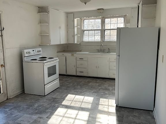 3rd image of 3216 7th Ave N
