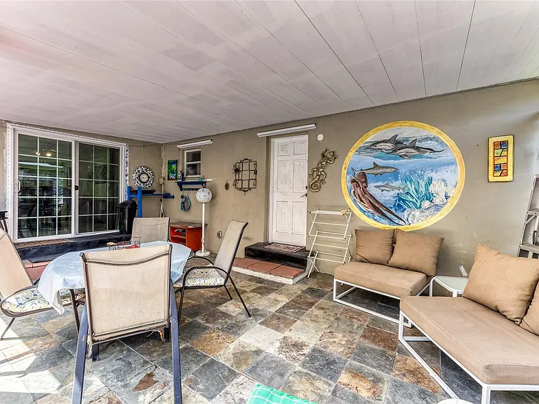 1626 Liberty St — Photo 11