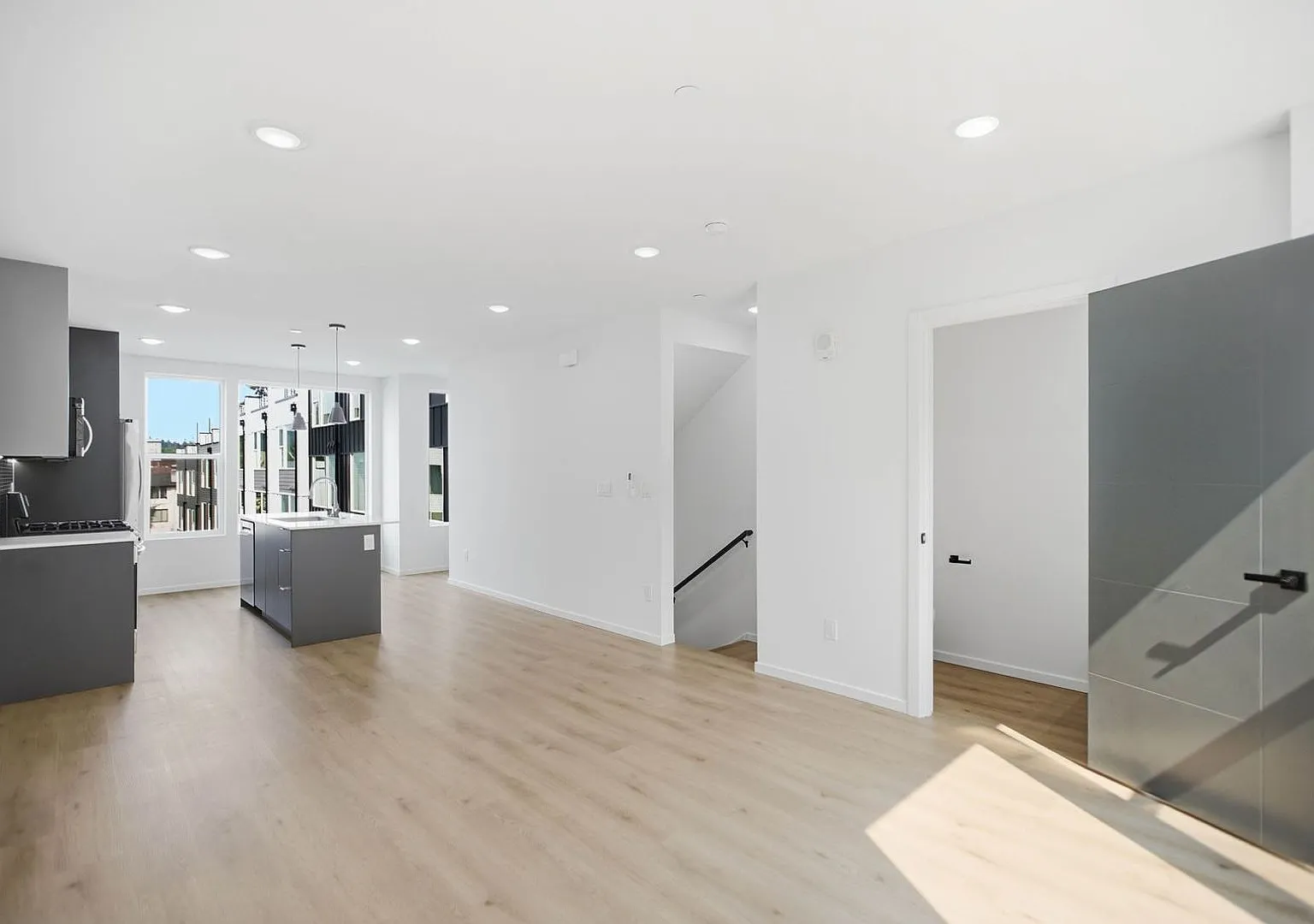 Brand new, never lived in 3 bed 2.5 bath townhome in Cedar Park with parking — Photo 4