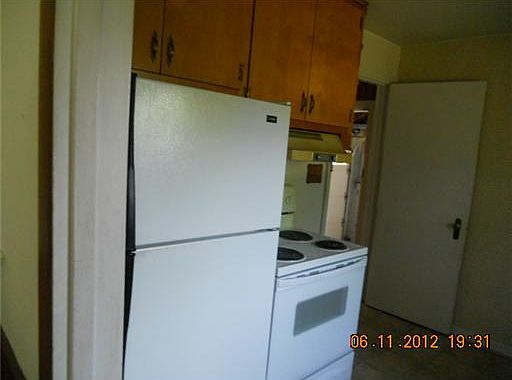 5th image of 832 Greenmount Blvd