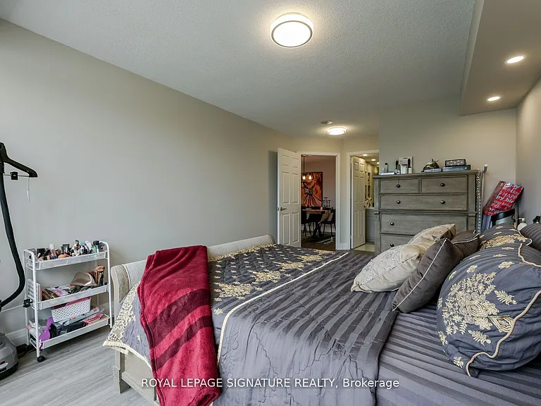 25 Kingsbridge Garden Cir #1126 — Photo 29