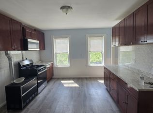 38 Barclay St, Worcester, MA 01604