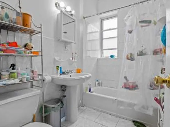 14 Van Corlear Place image 7 of 7