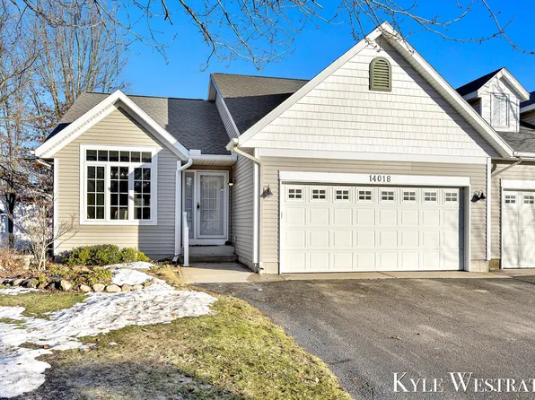 14018 Bayou Ridge Cir, Grand Haven, MI 49417
