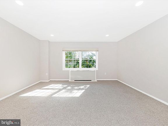 5th image of 4411 Romlon St APT 301
