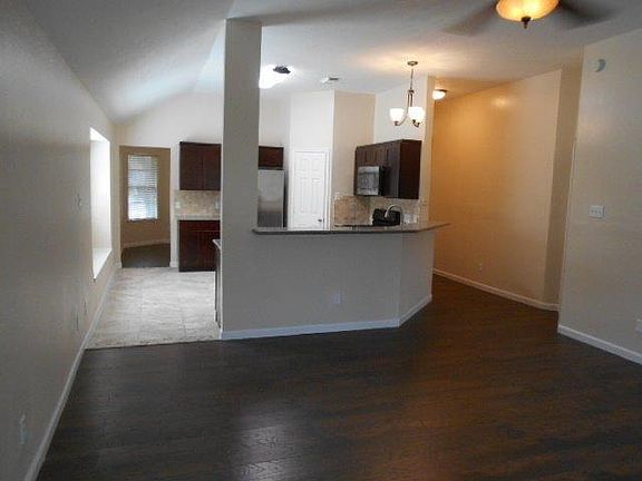 4th image of 213 Glade Bridge Ln