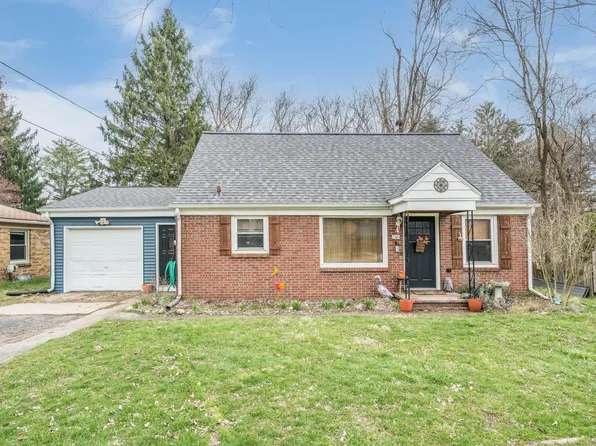 2940 Sunnycrest Dr, Kalamazoo, MI 49048