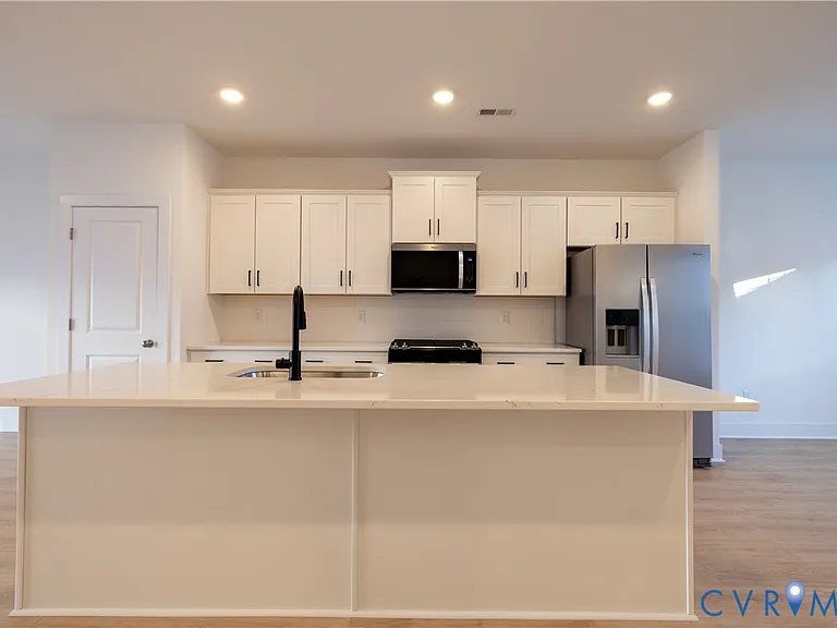 15338 Oasis Sun Way — Photo 9