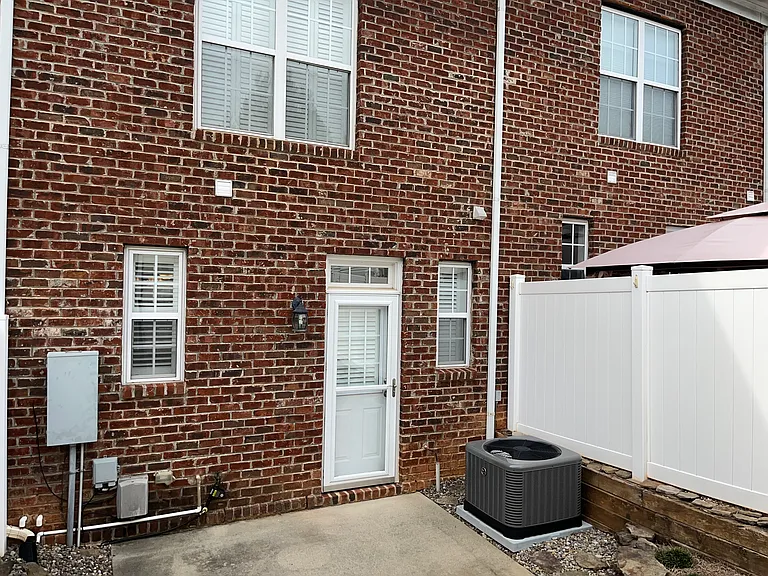 175 Singleton Rd — Photo 33