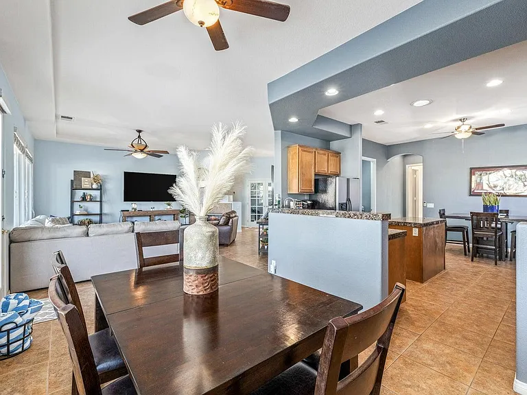 79704 Castille Dr — Photo 15