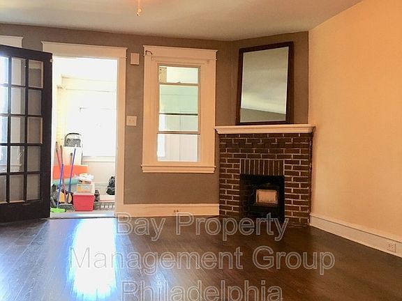 5th image of 344 W Berkley St