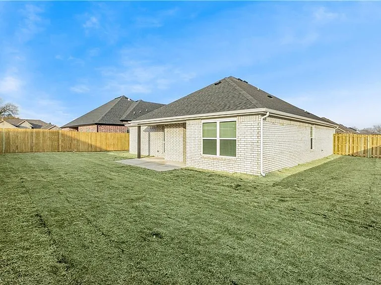 410 Peach Ave — Photo 40