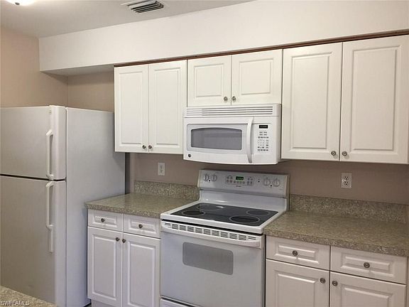 5th image of 1029 SE 24th Ave APT A