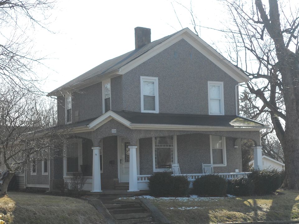 1st image of 395 College St