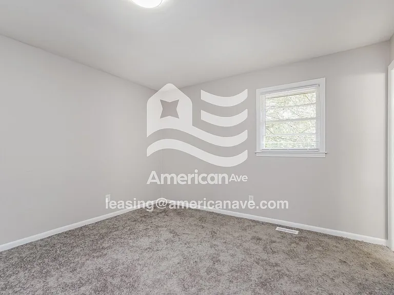 1483817_009_main_bedroom_12693039.jpg