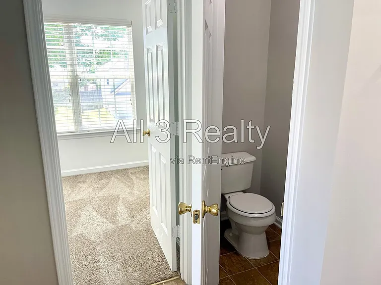 60 Spring Lake Ter — Photo 23
