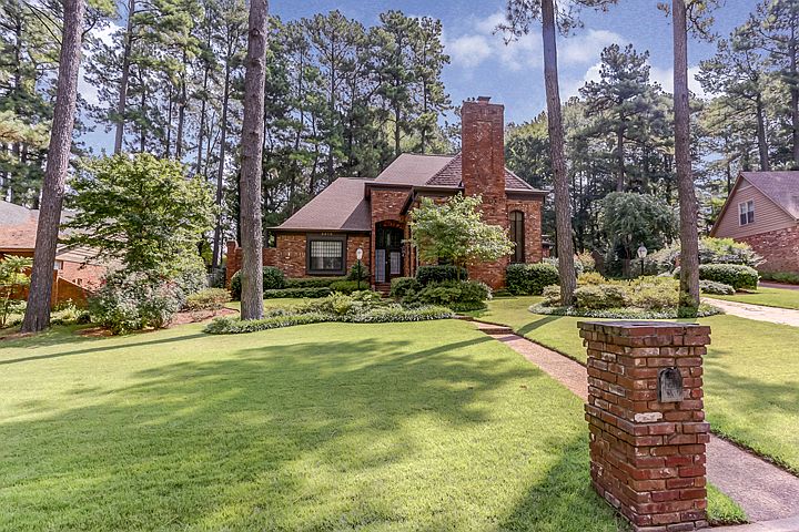 1st image of 3070 Oakleigh Ln
