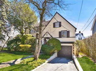 2 Hillside Rd, Larchmont, NY 10538