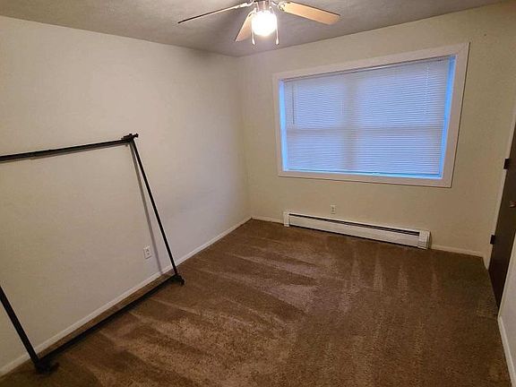 3rd image of 232 E Oak Cliff Ct #2