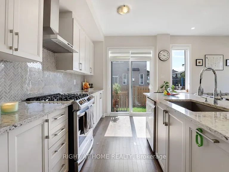 900 Serrano St — Photo 14