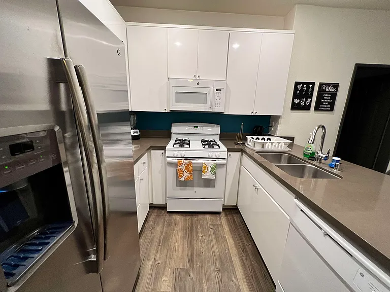 10929 Bluffside Dr — Photo 18