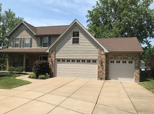 6 Hagers Mill Ct, Ballwin, MO 63021