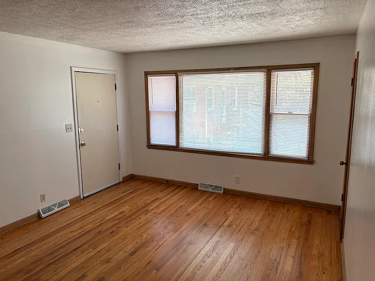 841-843 S 45th St #843 — Photo 33