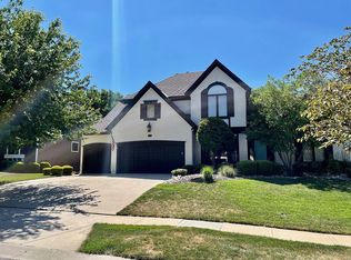 9004 Pine St, Lenexa, KS 66220
