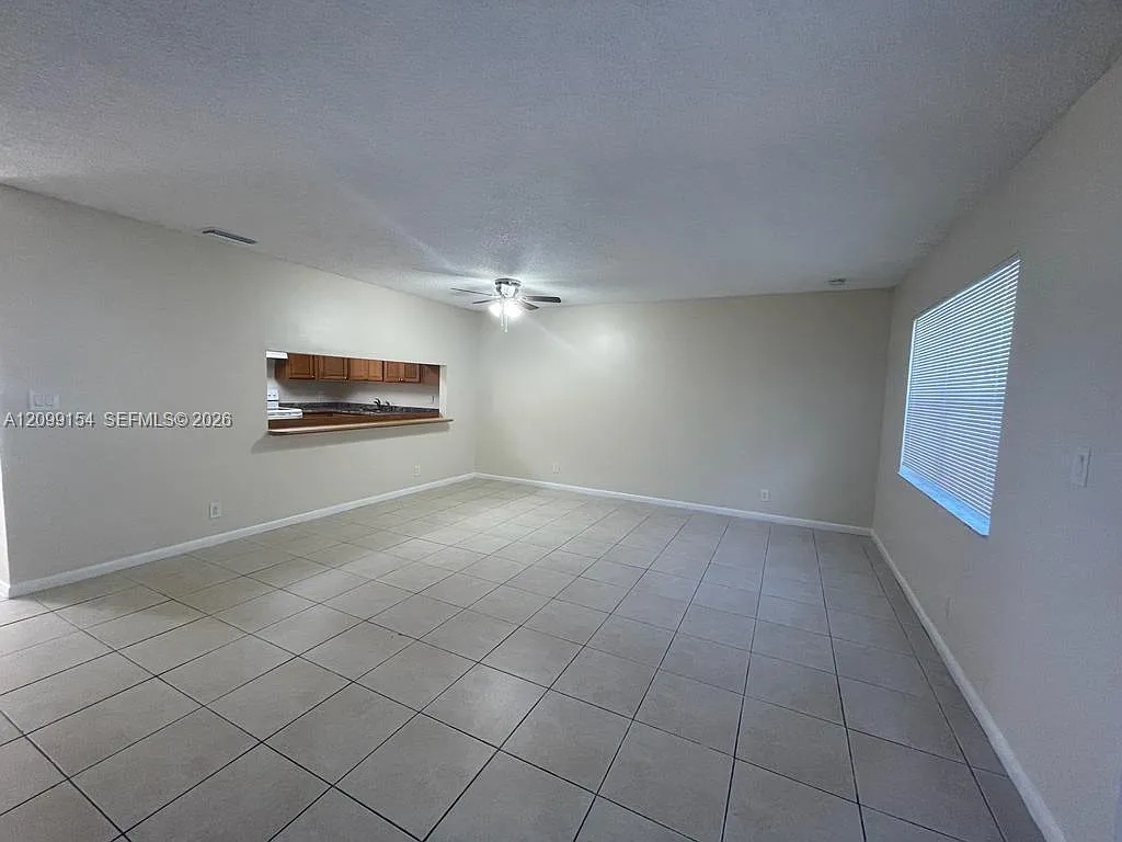 Dennis Dev Townhouses — Photo 2