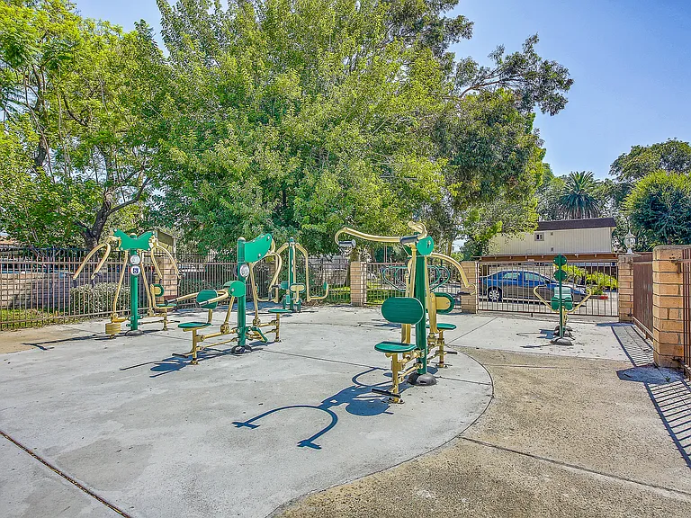 Photo of similar but older unit, this new unit will not disappoint!