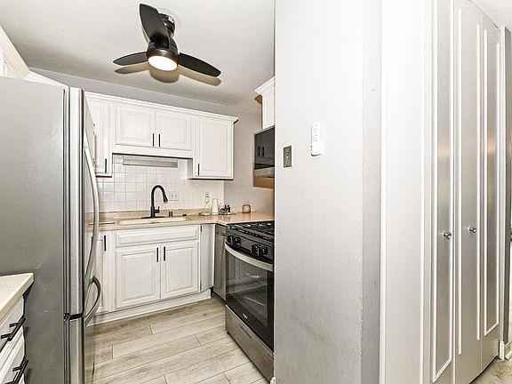 2nd image of 11926 West Mill ROAD #4