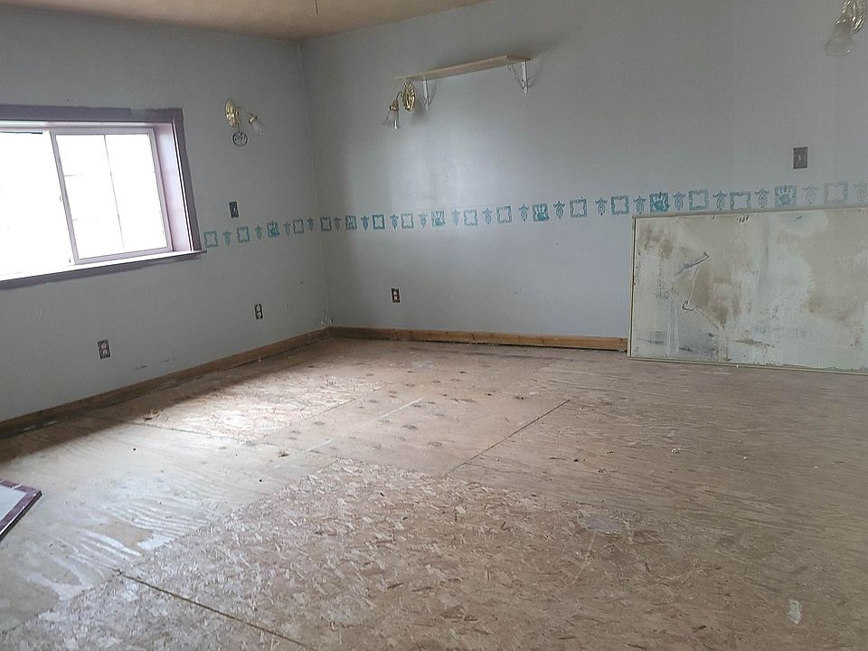 1st image of 251 Flora Dr