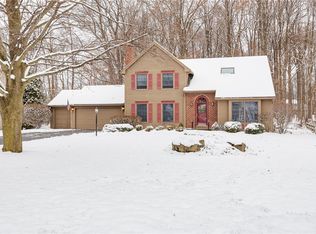 61 Corral Dr, Penfield, NY 14526